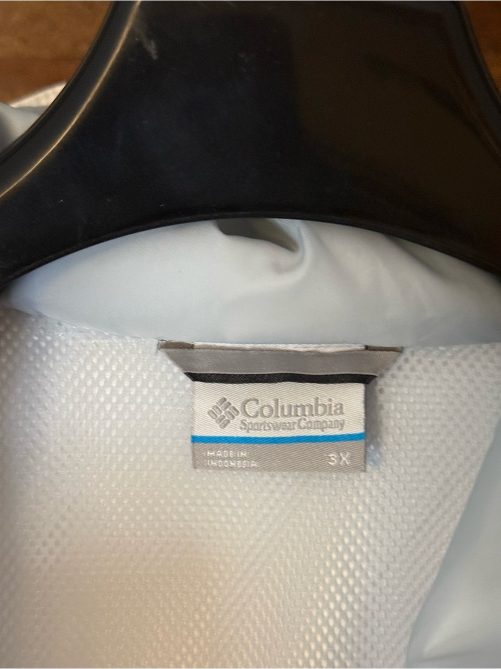 Columbia White and Cream Rain Jacket - Picture 5 of 7